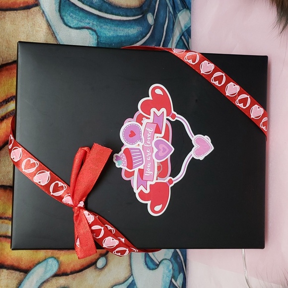 Designer necklace New in Box - Picture 2 of 9